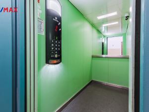 Pronájem bytu 1+kk, Praha - Troja, Sosnovecká, 29 m2