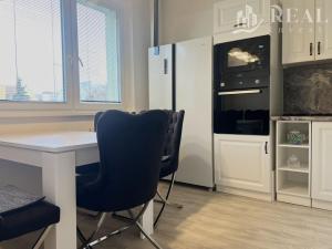 Prodej bytu 2+1, Jirkov, U Stadionu, 60 m2