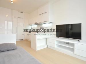 Pronájem bytu 3+kk, Praha, Devonská, 60 m2