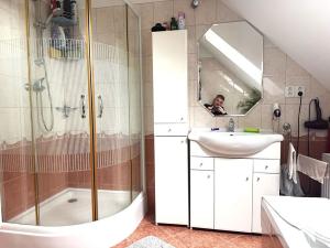 Prodej rodinného domu, Praha - Řeporyje, Drahotínská, 160 m2