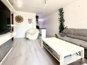 Pronájem bytu 2+kk, Praha - Petrovice, Jakobiho, 43 m2