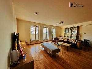 Prodej atypického bytu, Kroměříž, náměstí Míru, 178 m2