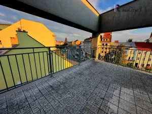 Prodej atypického bytu, Kroměříž, náměstí Míru, 178 m2