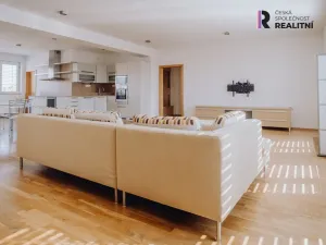 Prodej bytu 5+kk, Kroměříž, náměstí Míru, 178 m2