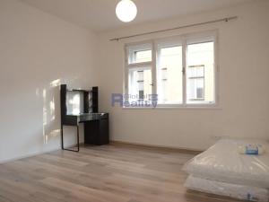 Pronájem bytu 2+1, Hradec Králové, Tomkova, 55 m2