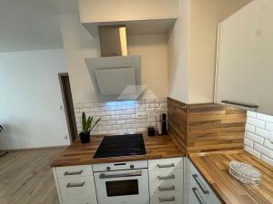 Pronájem bytu 2+kk, Praha - Hostivař, Fojtova, 49 m2