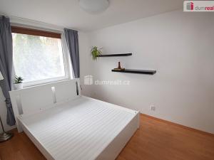 Pronájem bytu 2+kk, Praha - Smíchov, Nad Palatou, 30 m2