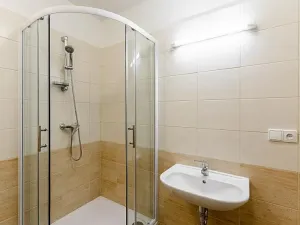 Pronájem bytu 1+kk, Praha - Vršovice, Rybalkova, 28 m2