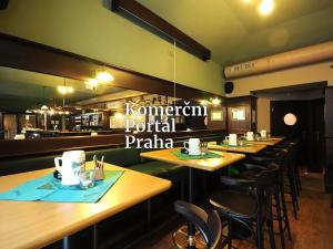 Pronájem restaurace, Praha - Smíchov, Radlická, 488 m2