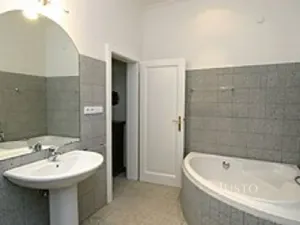 Pronájem bytu 3+1, Praha - Malá Strana, Hroznová, 73 m2