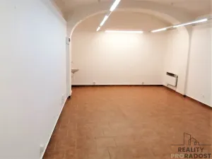 Pronájem obchodního prostoru, Slaný, Kynského, 30 m2