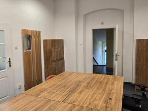 Pronájem obchodního prostoru, Bílina - Chudeřice, Náměstí, 440 m2