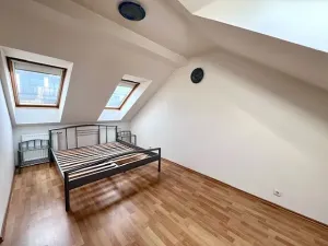Pronájem bytu 2+kk, Praha - Libeň, V zahradách, 57 m2