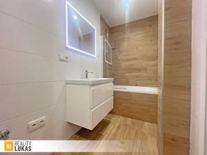 Pronájem bytu 2+kk, Ostrava, Opavská, 55 m2