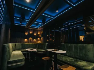 Pronájem obchodního prostoru, Praha - Staré Město, 415 m2