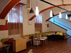 Pronájem obchodního prostoru, Praha - Nové Město, Bolzanova, 100 m2