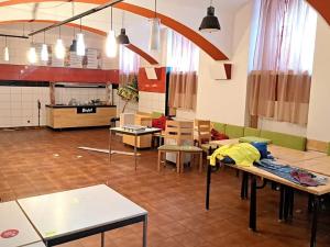Pronájem obchodního prostoru, Praha - Nové Město, Bolzanova, 100 m2