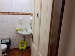 Pronájem obchodního prostoru, Praha - Nové Město, Bolzanova, 100 m2