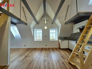 Pronájem bytu 2+kk, Všenory, Ke Hřbitovu, 84 m2