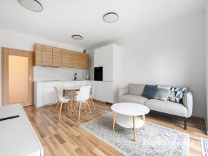 Pronájem bytu 2+kk, Praha - Uhříněves, Karla Guta, 49 m2