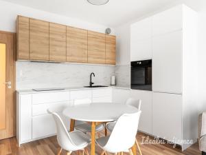 Pronájem bytu 2+kk, Praha - Uhříněves, Karla Guta, 49 m2