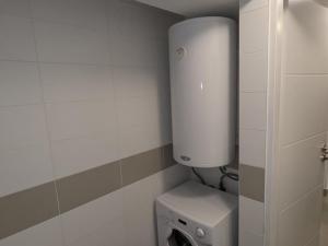 Pronájem bytu 2+kk, Praha - Malešice, Černokostelecká, 35 m2