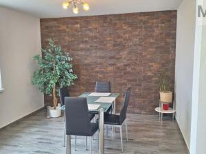 Prodej bytu 4+1, Teplice - Prosetice, Na konečné, 82 m2