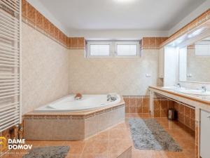 Prodej rodinného domu, Zlín, Nad Vývozem, 315 m2