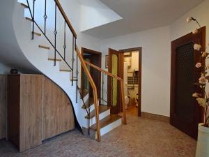 Pronájem rodinného domu, Praha - Stodůlky, Pod viaduktem, 380 m2