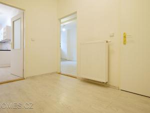 Pronájem bytu 1+1, Praha - Bubeneč, Charlese de Gaulla, 40 m2