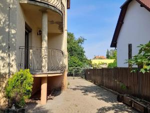 Prodej rodinného domu, Praha - Kyje, Branská, 402 m2