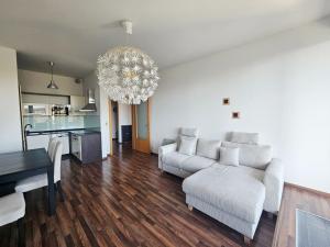 Pronájem bytu 2+kk, Praha - Holešovice, Jankovcova, 70 m2