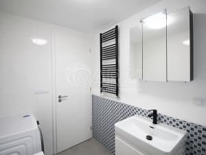 Pronájem bytu 3+kk, Praha - Kbely, Plzákova, 77 m2