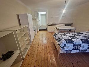 Pronájem bytu 1+kk, Praha, Na Větrníku, 29 m2