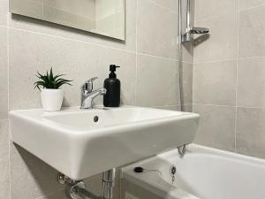 Pronájem bytu 1+1, Litvínov, Valdštejnská, 37 m2