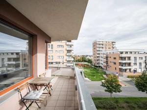 Pronájem bytu 2+kk, Praha - Kamýk, Freiwaldova, 70 m2