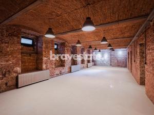 Prodej komerční, Praha - Karlín, Pernerova, 335 m2