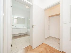 Pronájem bytu 2+kk, Praha - Vinohrady, Balbínova, 66 m2