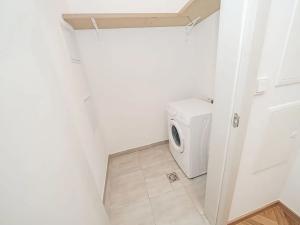 Pronájem bytu 2+kk, Praha - Vinohrady, Balbínova, 66 m2