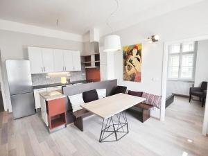 Pronájem bytu 2+kk, Praha - Smíchov, Elišky Peškové, 58 m2