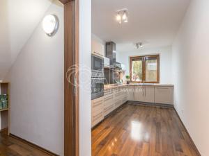 Prodej rodinného domu, Zbuzany, Lomená, 162 m2