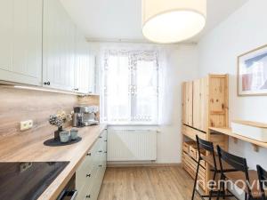 Prodej bytu 3+1, Unhošť, V Zahradách, 74 m2