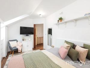 Prodej bytu 3+1, Unhošť, V Zahradách, 74 m2