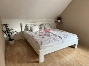 Prodej bytu 3+1, Tábor, Družstevní, 86 m2