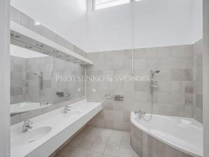 Prodej vícegeneračního domu, Křižanov, Benešovo náměstí, 530 m2