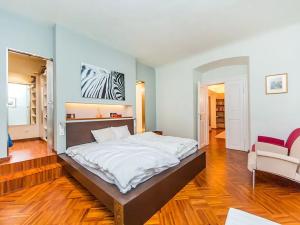 Pronájem bytu 2+1, Praha - Malá Strana, Nosticova, 67 m2