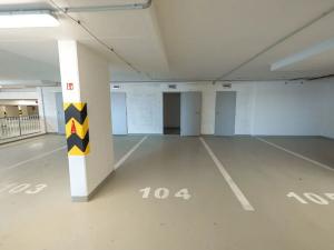 Pronájem bytu 1+kk, Praha - Hlubočepy, Fabiánové, 30 m2