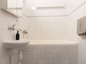 Pronájem bytu 1+1, Hodonín, Národní třída, 33 m2