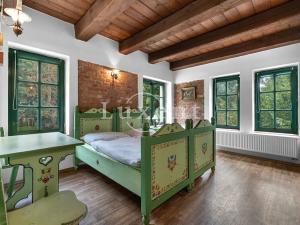 Prodej komerční nemovitosti, Stříbrná Skalice, 1700 m2