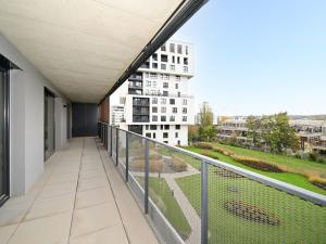 Pronájem bytu 3+kk, Praha - Vysočany, Oktábcových, 97 m2